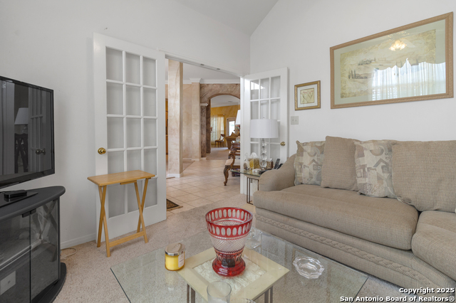 Image 5 of 52 For 3 Greens Shadow