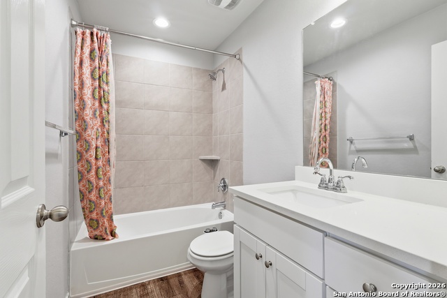 Image 17 of 30 For 21018 Chestnut Cove