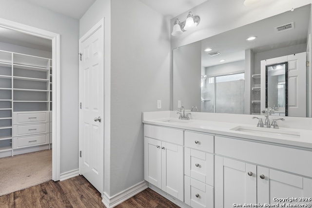 Image 22 of 30 For 21018 Chestnut Cove