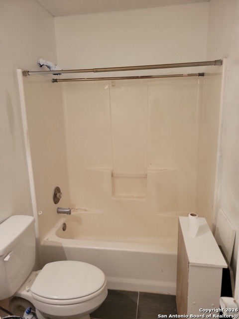 Image 10 of 14 For 5218 Bluff  