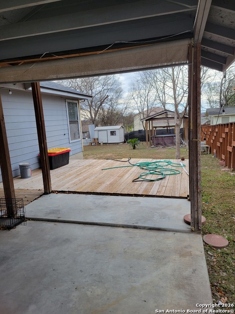 Image 3 of 14 For 5218 Bluff  