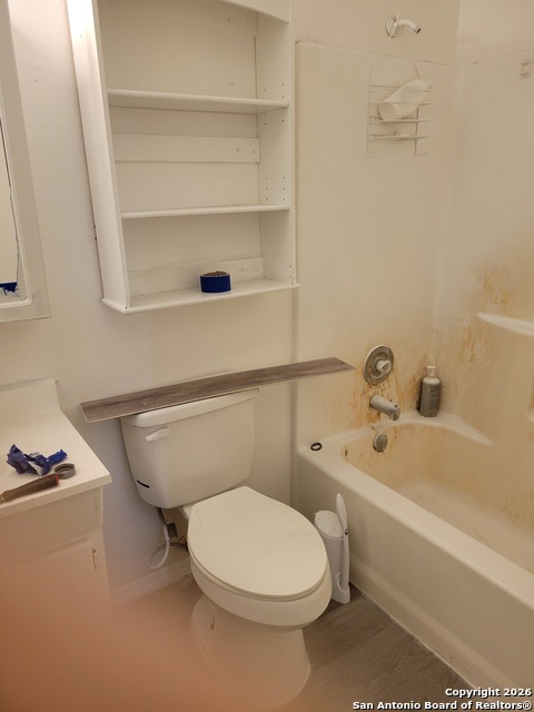 Image 6 of 14 For 5218 Bluff  