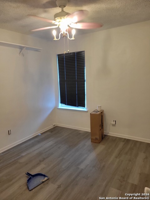 Image 7 of 14 For 5218 Bluff  