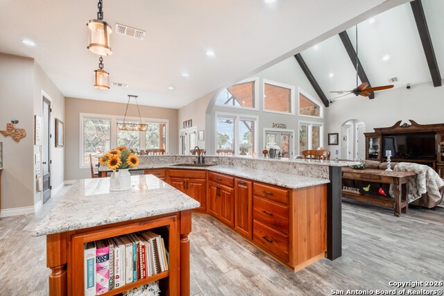 Image 16 of 99 For 103 Rio Grande Dr