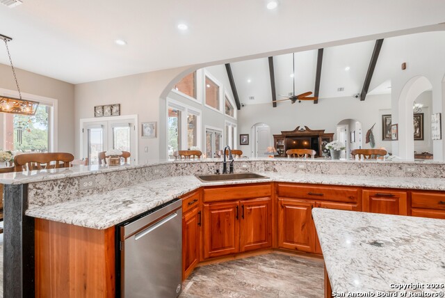 Image 17 of 99 For 103 Rio Grande Dr