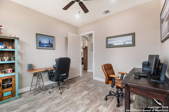 Image 32 of 99 For 103 Rio Grande Dr