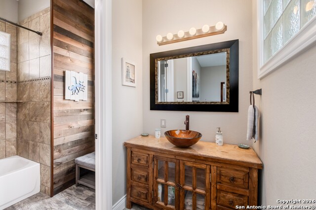 Image 37 of 99 For 103 Rio Grande Dr