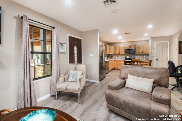 Image 72 of 99 For 103 Rio Grande Dr