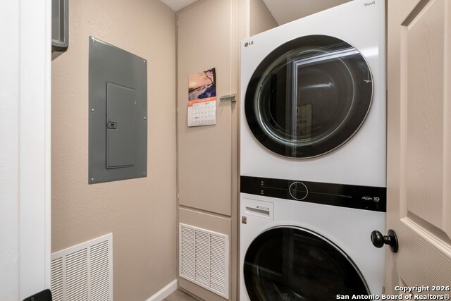 Image 81 of 99 For 103 Rio Grande Dr