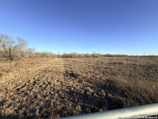 Image 3 of 4 For 6093 Leal  