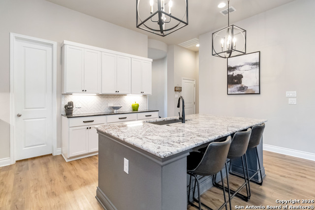 Image 19 of 50 For 1030 Cadogan Squire