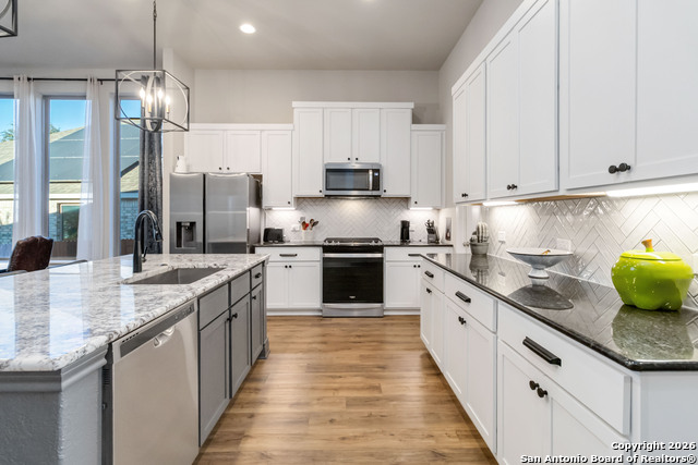 Image 22 of 50 For 1030 Cadogan Squire