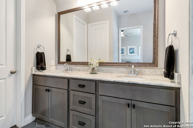 Image 31 of 50 For 1030 Cadogan Squire