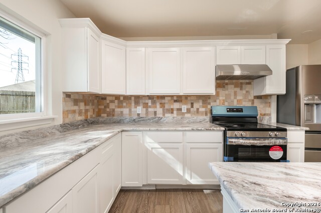 Image 12 of 39 For 3330 Sackville Dr