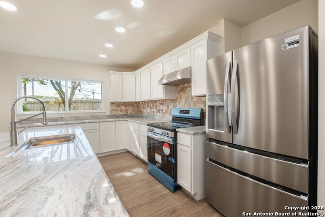 Image 13 of 39 For 3330 Sackville Dr