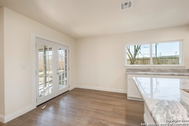 Image 15 of 39 For 3330 Sackville Dr