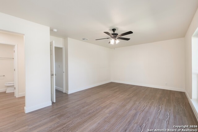 Image 17 of 39 For 3330 Sackville Dr