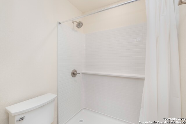 Image 25 of 39 For 3330 Sackville Dr