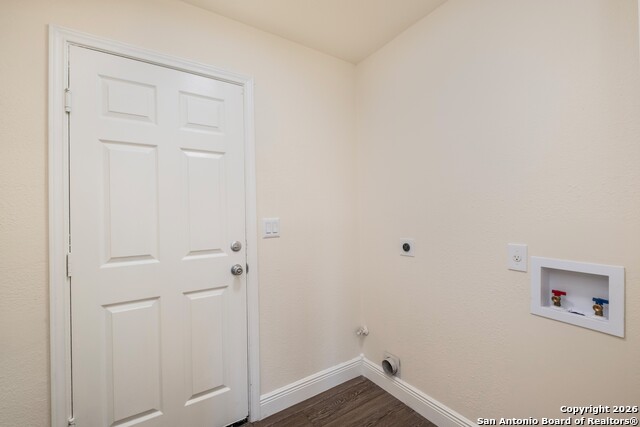 Image 29 of 39 For 3330 Sackville Dr