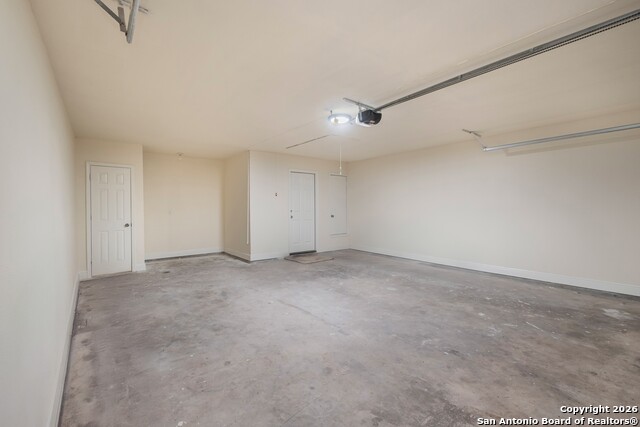 Image 31 of 39 For 3330 Sackville Dr