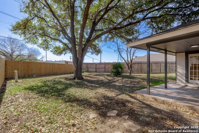 Image 34 of 39 For 3330 Sackville Dr