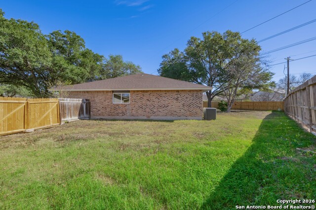 Image 38 of 39 For 3330 Sackville Dr