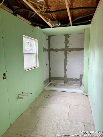 Image 9 of 12 For 685 Riverside