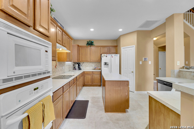 Listing photo id 12 for 2611 Menard  