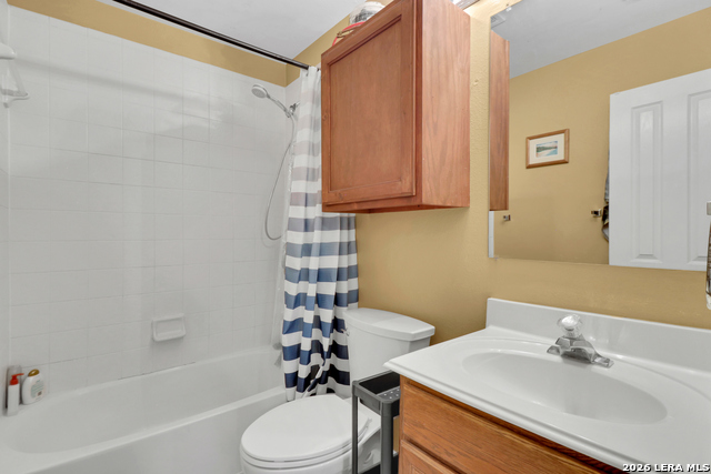 Listing photo id 21 for 2611 Menard  