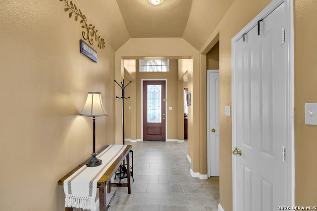 Listing photo id 2 for 2611 Menard  