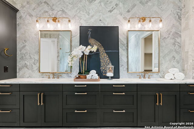 Image 23 of 37 For 817 Garraty  