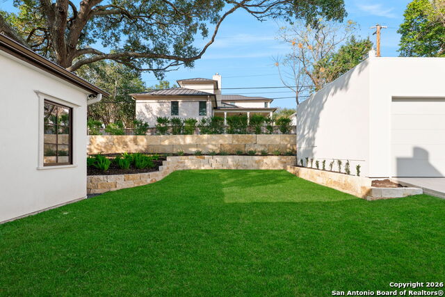 Image 36 of 37 For 817 Garraty  