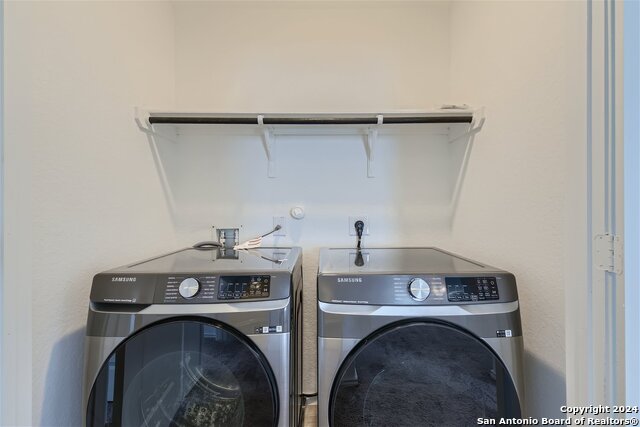 Image 3 of 13 For 9106 Selene Place