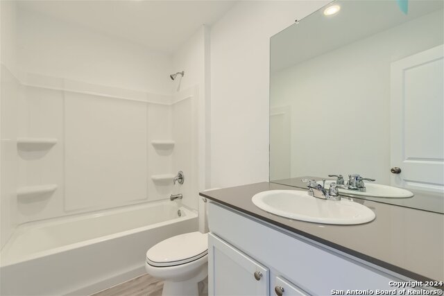 Image 9 of 13 For 9106 Selene Place