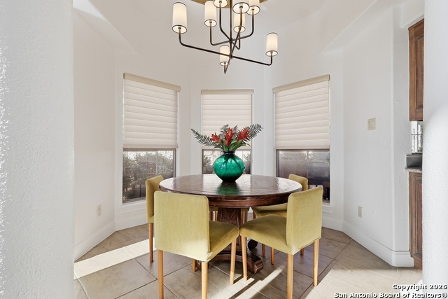 Image 14 of 57 For 2435 Winding View