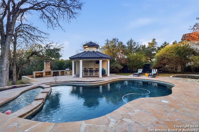 Image 18 of 57 For 2435 Winding View