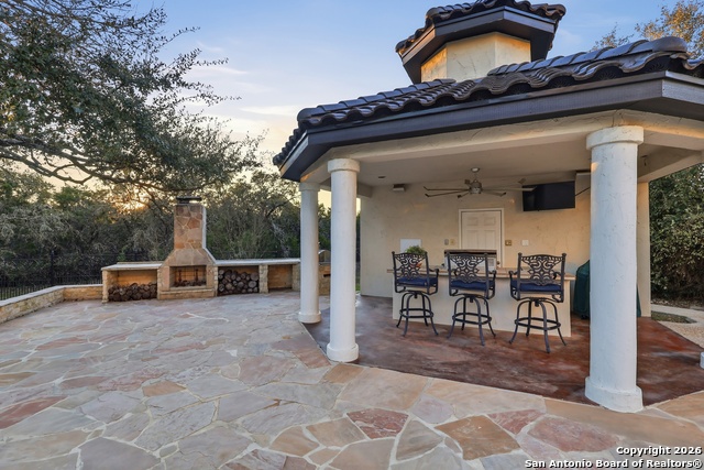 Image 19 of 57 For 2435 Winding View