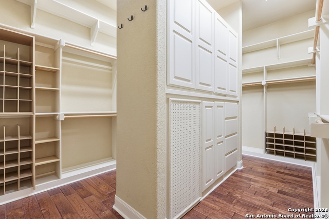 Image 34 of 57 For 2435 Winding View