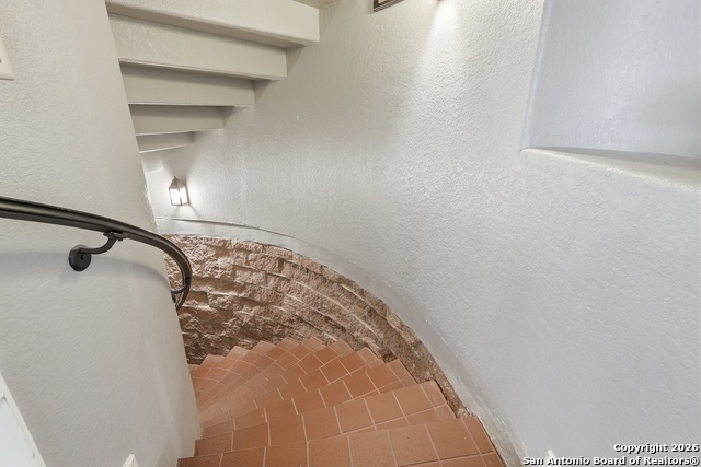 Image 35 of 57 For 2435 Winding View