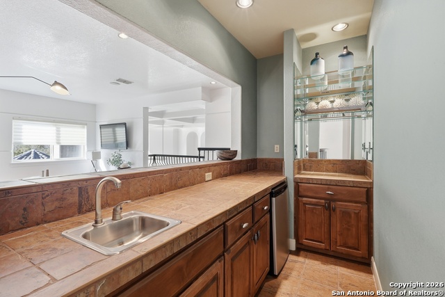 Image 48 of 57 For 2435 Winding View