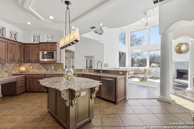 Image 8 of 57 For 2435 Winding View