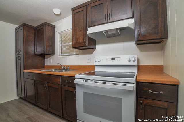 Image 10 of 31 For 215 Greenlawn Ave  A