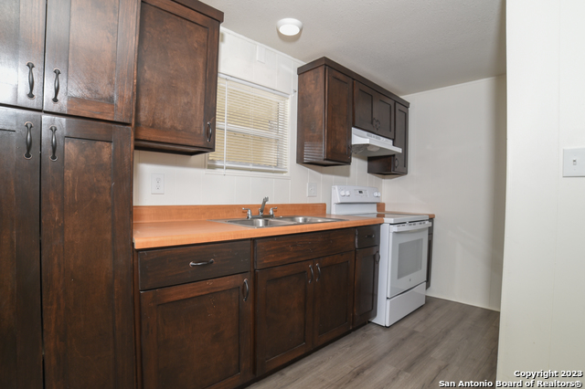 Image 12 of 31 For 215 Greenlawn Ave  A