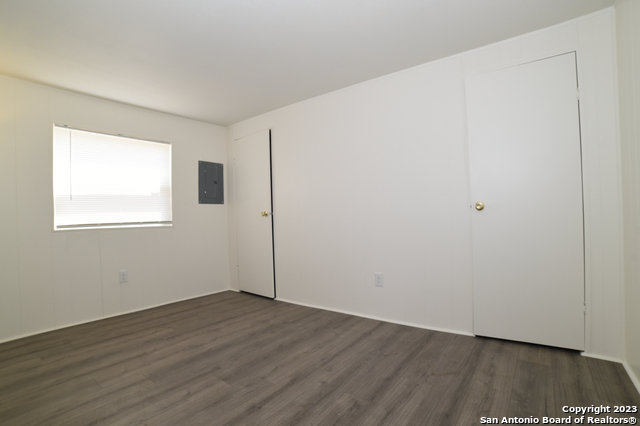 Image 14 of 31 For 215 Greenlawn Ave  A