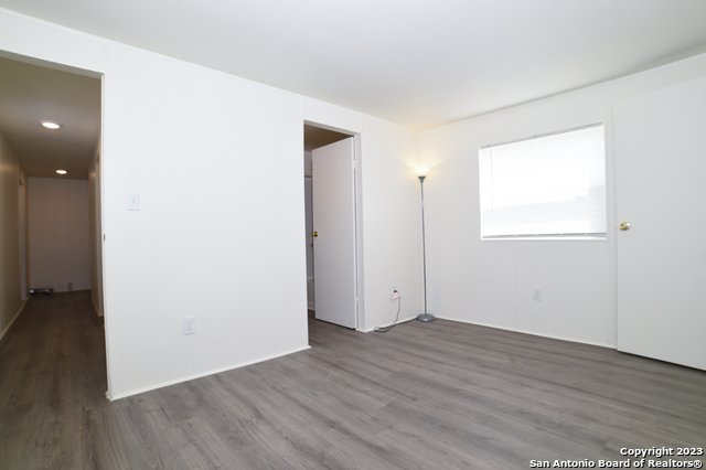 Image 15 of 31 For 215 Greenlawn Ave  A