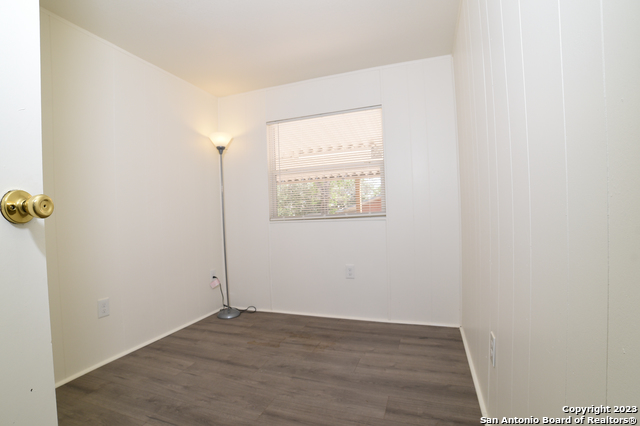 Image 22 of 31 For 215 Greenlawn Ave  A