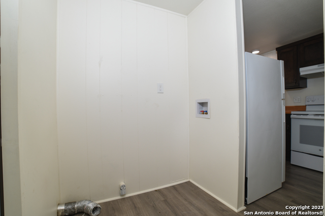 Image 23 of 31 For 215 Greenlawn Ave  A