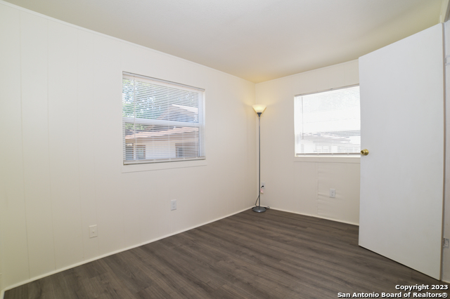 Image 24 of 31 For 215 Greenlawn Ave  A