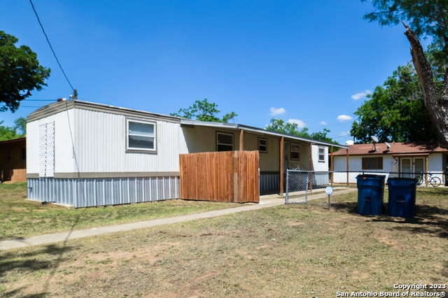 Image 28 of 31 For 215 Greenlawn Ave  A