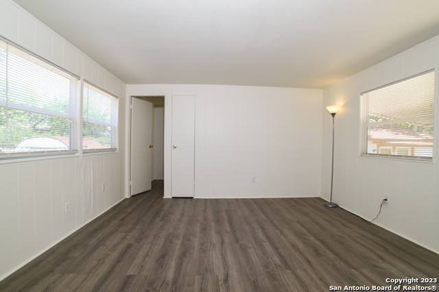 Image 8 of 31 For 215 Greenlawn Ave  A